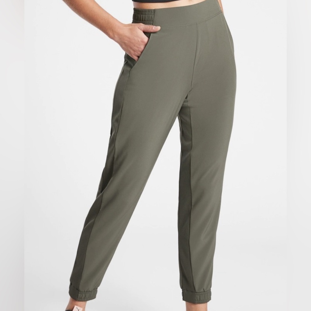 NWT Athleta Brooklyn joggers size 26